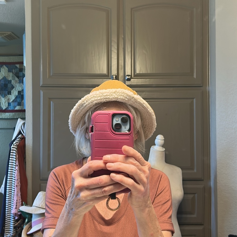Reversible Bucket Hat - Picture 4 of 7